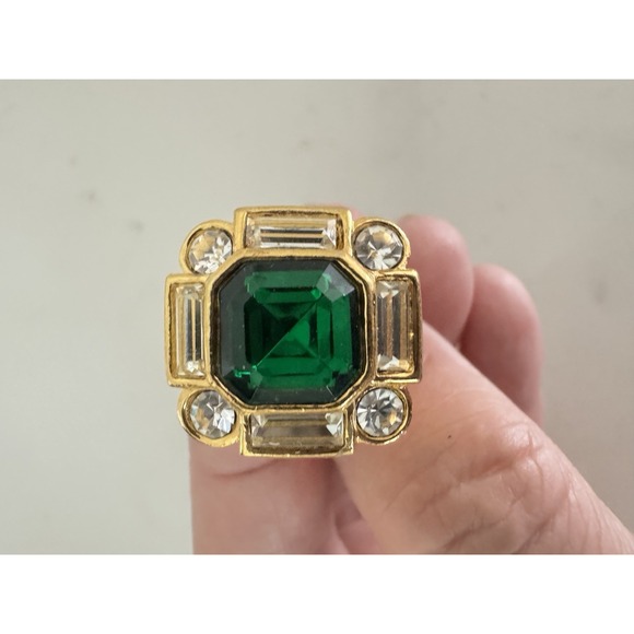Avon Jewelry - Vintage Ring Bold Treasure Faux Emerald Cocktail Statement 9.5 Gold Tone Square